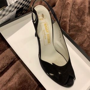 Bally Suisse Suede Open Toe Shoe.  Remarkable Condition Size 9